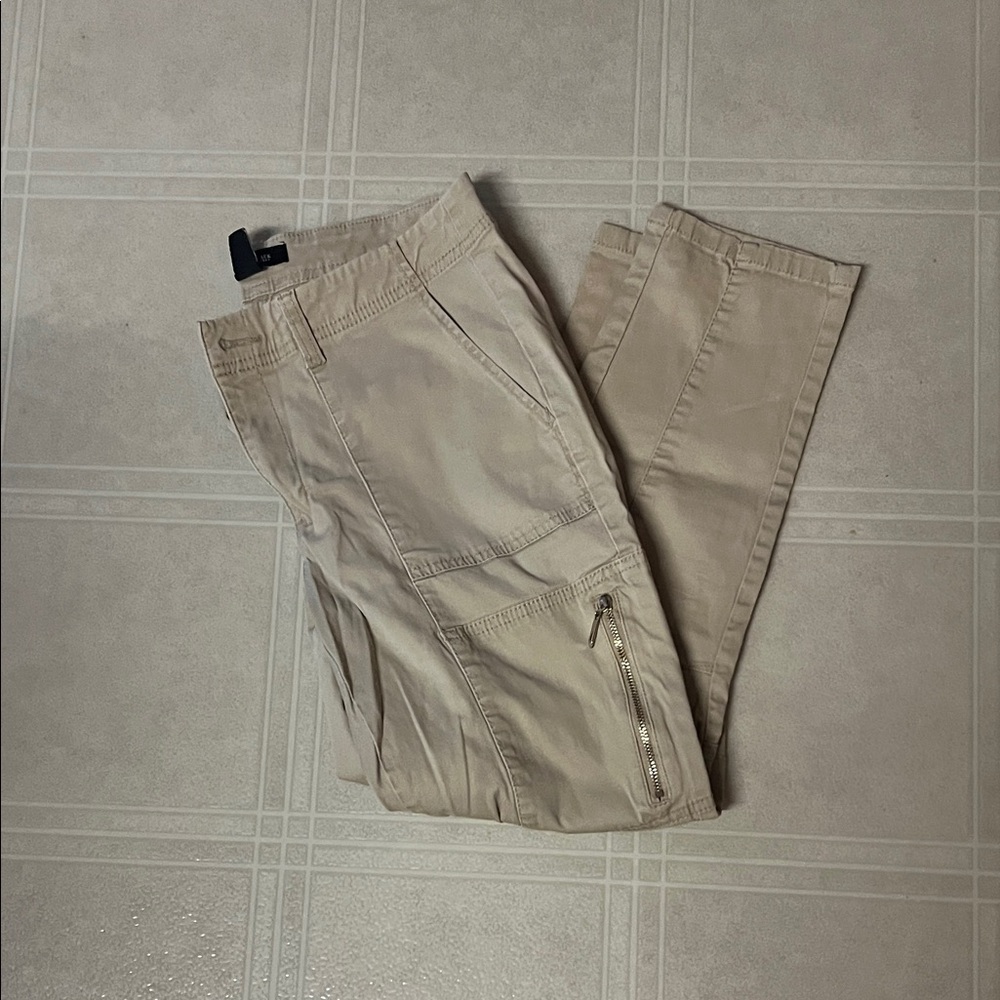 White House Black Market Beige Cropped Cargo Pants - Picture 3 of 3
